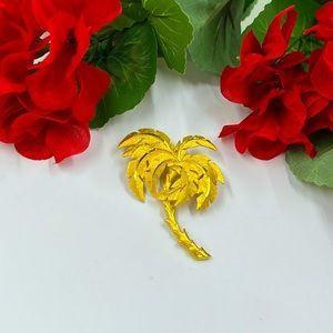 Textured Palm Tree Gold Plated Vintage Brooch
